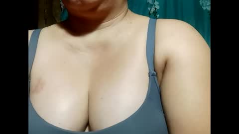 Snapshot of hot_boobs21 chatting on 02-25-25, 12:03 hot_boobs21 online show from 02-25-25, 12:03
