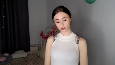 Snapshot of hot_chilll chatting on 11-27-25, 05:26 Giulia online show from 11-27-25, 05:26