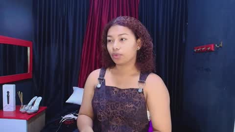 Snapshot of hot_chocolate_4u chatting on 12-02-24, 12:07 hot chocolate 4u online show from 12-02-24, 12:07