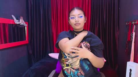 Snapshot of hot_chocolate_4u chatting on 12-19-24, 02:46 hot chocolate 4u online show from 12-19-24, 02:46