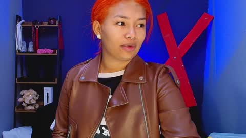 Snapshot of hot_chocolate_4u chatting on 02-08-25, 12:17 hot chocolate 4u online show from 02-08-25, 12:17