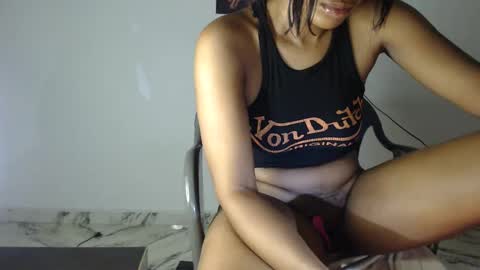 sonia  mis choco online show from 01-25-25, 09:57