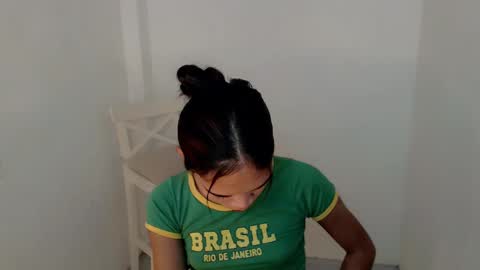 Snapshot of hot_falling_devilxx chatting on 12-03-24, 09:12 online show from 12-03-24, 09:12