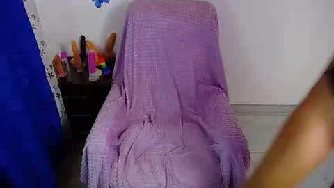 angie online show from 12-05-25, 08:49