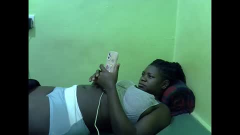 Snapshot of hot_girlly chatting on 01-08-26, 04:04 hot_girlly online show from 01-08-26, 04:04