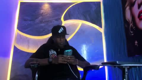 Snapshot of hot_golden_black chatting on 09-08-25, 03:33 hot_golden_black online show from 09-08-25, 03:33