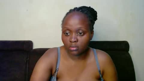 Linah online show from 11-19-25, 05:35