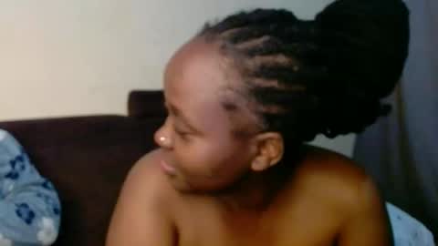 Linah online show from 11-23-25, 03:56