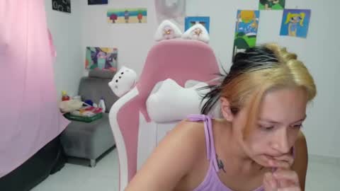 Mia online show from 02-11-26, 06:57