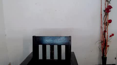 Snapshot of hot_n_spicy69 chatting on 11-23-25, 05:51 SWEET AGATHA online show from 11-23-25, 05:51