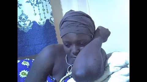 Snapshot of hot_raylah chatting on 01-14-26, 10:36 RAYLAH online show from 01-14-26, 10:36