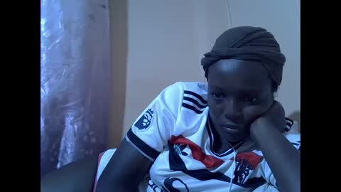 Snapshot of hot_raylah chatting on 01-17-26, 11:04 RAYLAH online show from 01-17-26, 11:04