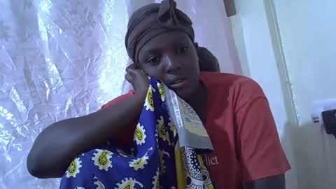 Snapshot of hot_raylah chatting on 02-06-26, 07:28 RAYLAH online show from 02-06-26, 07:28