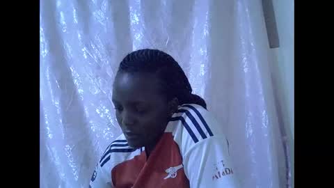 Snapshot of hot_raylah chatting on 02-17-26, 06:25 RAYLAH online show from 02-17-26, 06:25