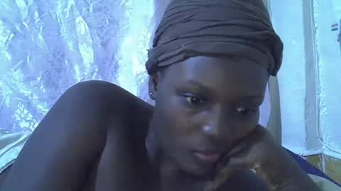 Snapshot of hot_raylah chatting on 03-25-26, 05:30 RAYLAH online show from 03-25-26, 05:30