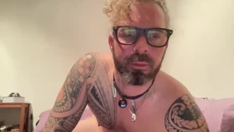 letmedoo2 online show from 02-05-25, 06:37