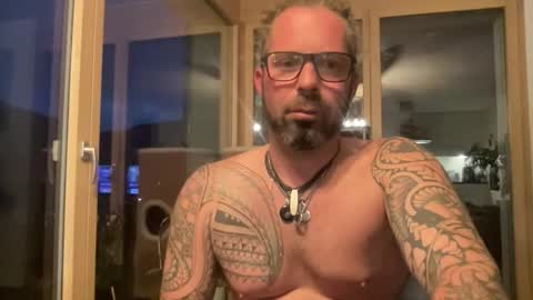 letmedoo2 online show from 09-10-25, 06:08