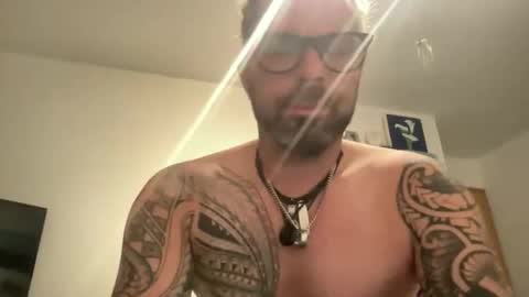 letmedoo2 online show from 09-28-25, 08:03