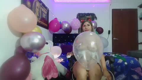 Snapshot of hot_sexy_bunny chatting on 12-11-24, 01:05 hot sexy bunny online show from 12-11-24, 01:05