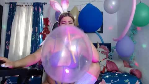 Snapshot of hot_sexy_bunny chatting on 01-22-25, 06:31 hot sexy bunny online show from 01-22-25, 06:31