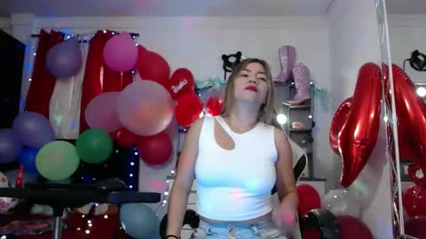 Snapshot of hot_sexy_bunny chatting on 02-12-25, 12:44 hot sexy bunny online show from 02-12-25, 12:44