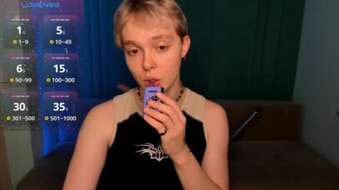 hot_twinkboy online show from 02-05-25, 03:31