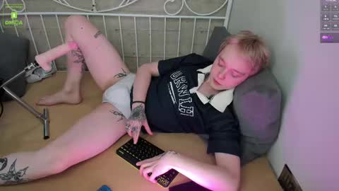 hot_twinkboy online show from 02-19-25, 02:01