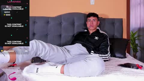 hot_twinks83 online show from 01-21-25, 04:37
