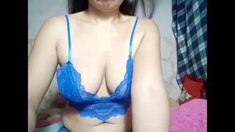 hot_warrios247 online show from 02-11-25, 08:26