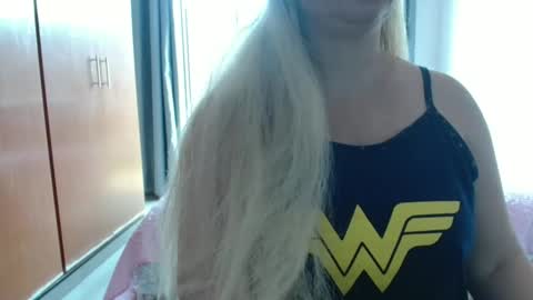 Snapshot of hot_wiffe chatting on 11-01-25, 10:50 couple without tabus online show from 11-01-25, 10:50