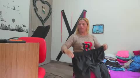 hotandfierylatinos online show from 01-14-25, 02:22