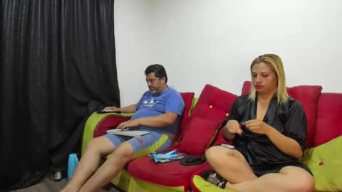 hotandfierylatinos online show from 12-20-25, 10:33
