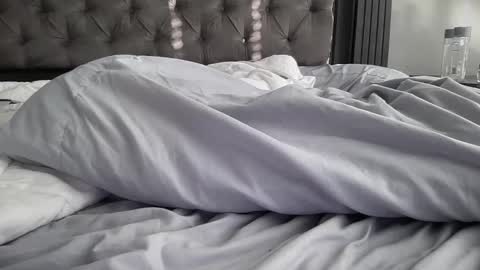 Snapshot of hotasember chatting on 11-26-25, 03:02 Ember online show from 11-26-25, 03:02