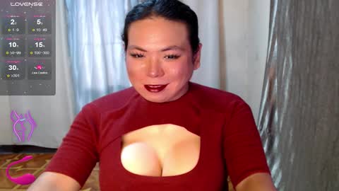 Snapshot of hotasian_mama chatting on 10-06-25, 07:17 Grace online show from 10-06-25, 07:17