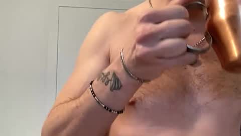 Snapshot of hotblondeguy69 chatting on 10-27-25, 11:58 hotblondeguy online show from 10-27-25, 11:58