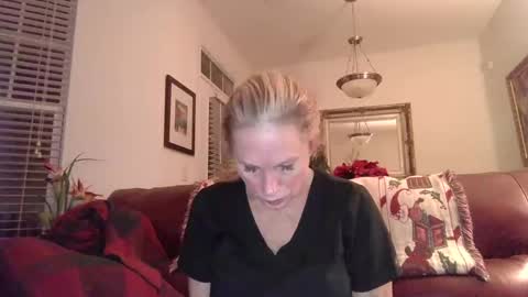 hotblondemilf1962 online show from 12-12-24, 12:48