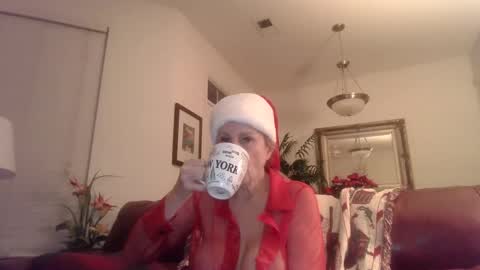 hotblondemilf1962 online show from 12-22-24, 10:17