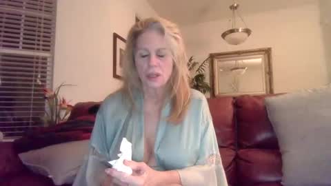 hotblondemilf1962 online show from 01-06-25, 09:19