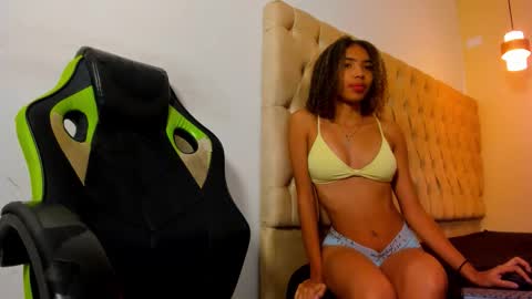 hotblosson online show from 10-17-25, 02:08