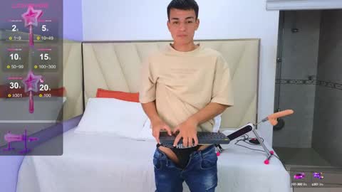 hotboy21_ online show from 10-01-25, 04:07