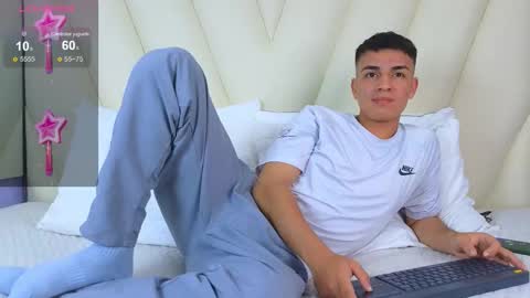 hotboy21_ online show from 11-07-25, 03:50