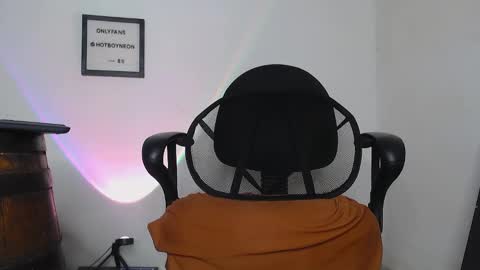 Alex Neon online show from 01-05-25, 03:23