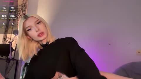 Snapshot of hotchubently chatting on 10-15-25, 02:50 hotchubently online show from 10-15-25, 02:50