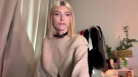 Snapshot of hotchubently chatting on 10-17-25, 03:25 hotchubently online show from 10-17-25, 03:25