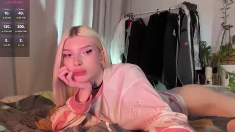 Snapshot of hotchubently chatting on 10-20-25, 06:08 hotchubently online show from 10-20-25, 06:08