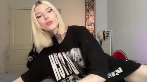 Snapshot of hotchubently chatting on 10-30-25, 08:38 hotchubently online show from 10-30-25, 08:38