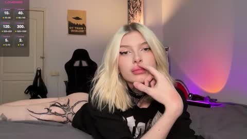 Snapshot of hotchubently chatting on 11-09-25, 08:01 hotchubently online show from 11-09-25, 08:01