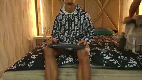 hotcouple_222 online show from 12-22-25, 07:27