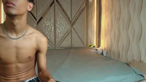 Snapshot of hotcouple_222 chatting on 01-19-26, 07:12 hotcouple_222 online show from 01-19-26, 07:12