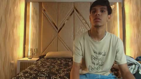 Snapshot of hotcouple_222 chatting on 02-09-26, 07:23 hotcouple_222 online show from 02-09-26, 07:23